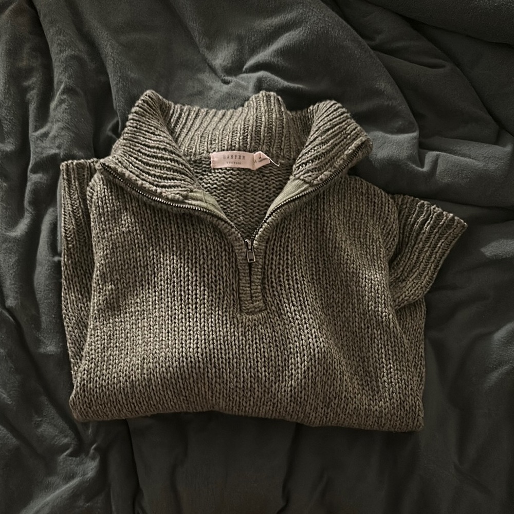 Harper Women's V-Neck Sweater - Olive Green